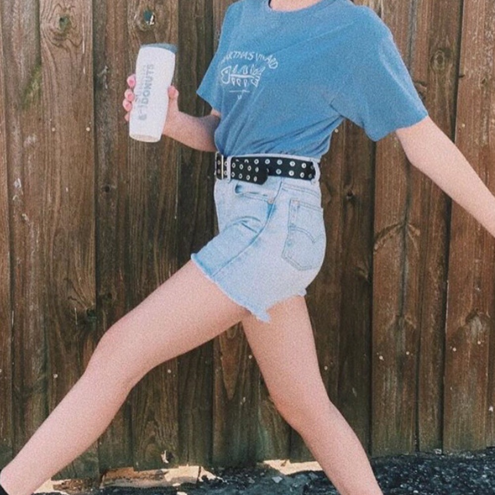 Levi high waisted shorts! - Picture 2 of 3